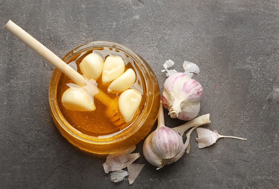 The Amazing Benefits of Garlic Infused Honey 49